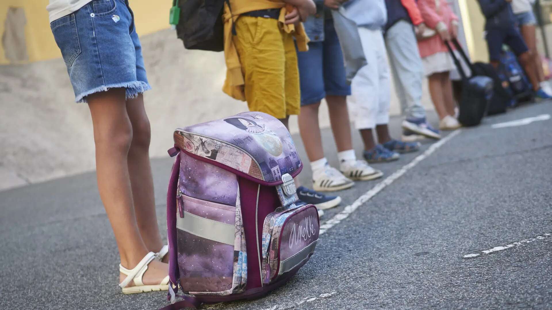 Esta es la mochila para cuidar la espalda de los niños en la vuelta al cole: con ruedas o sin ellas