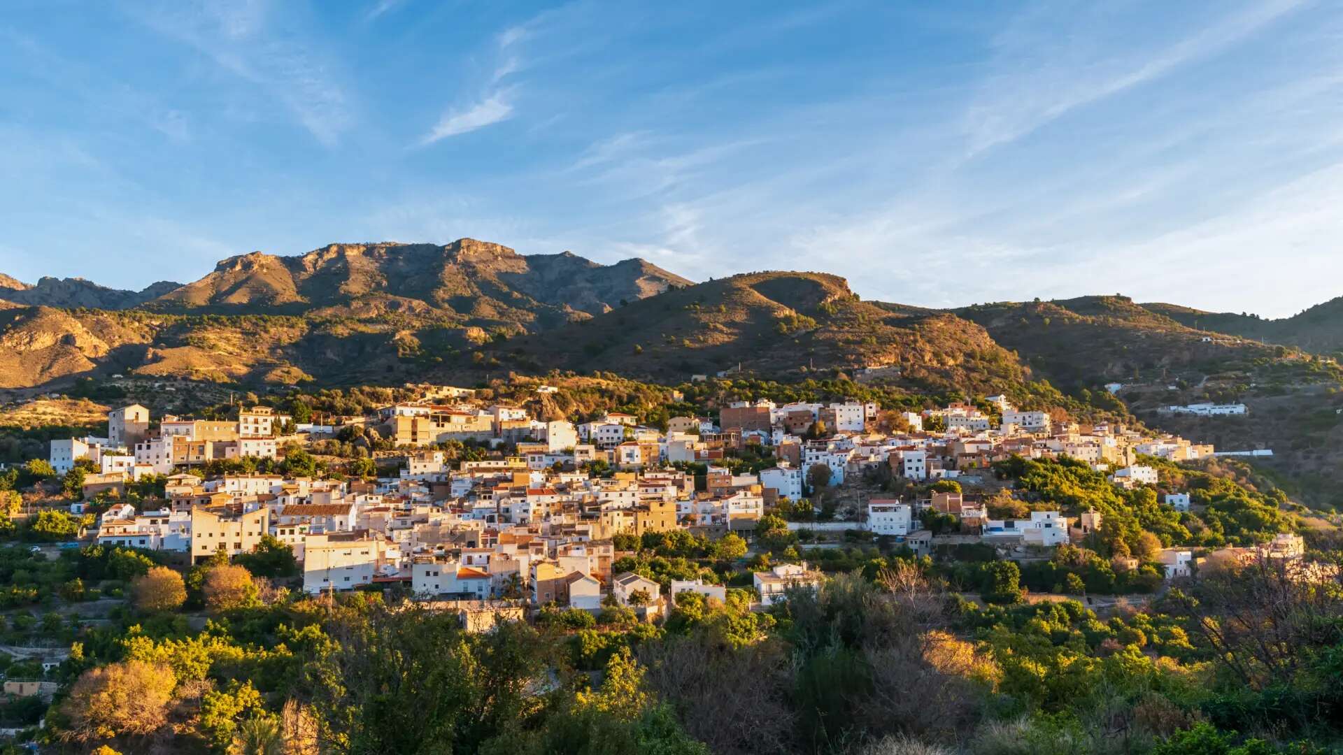 Los pueblos trillizos de arquitectura musulmana escondidos en un valle y a una hora de Granada