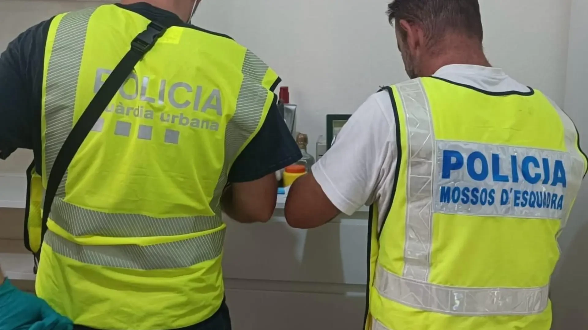 Decomisan 12 kilos de marihuana y hachís en una asociación cannábica del Raval de Barcelona
