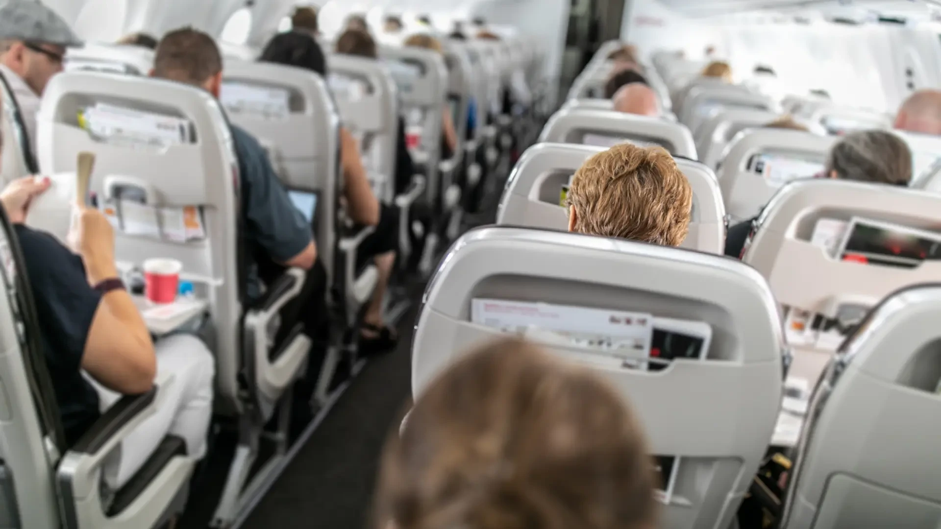 ¿Está permitido cambiar de asiento en el avión? Esto es lo que dice una azafata de vuelo
