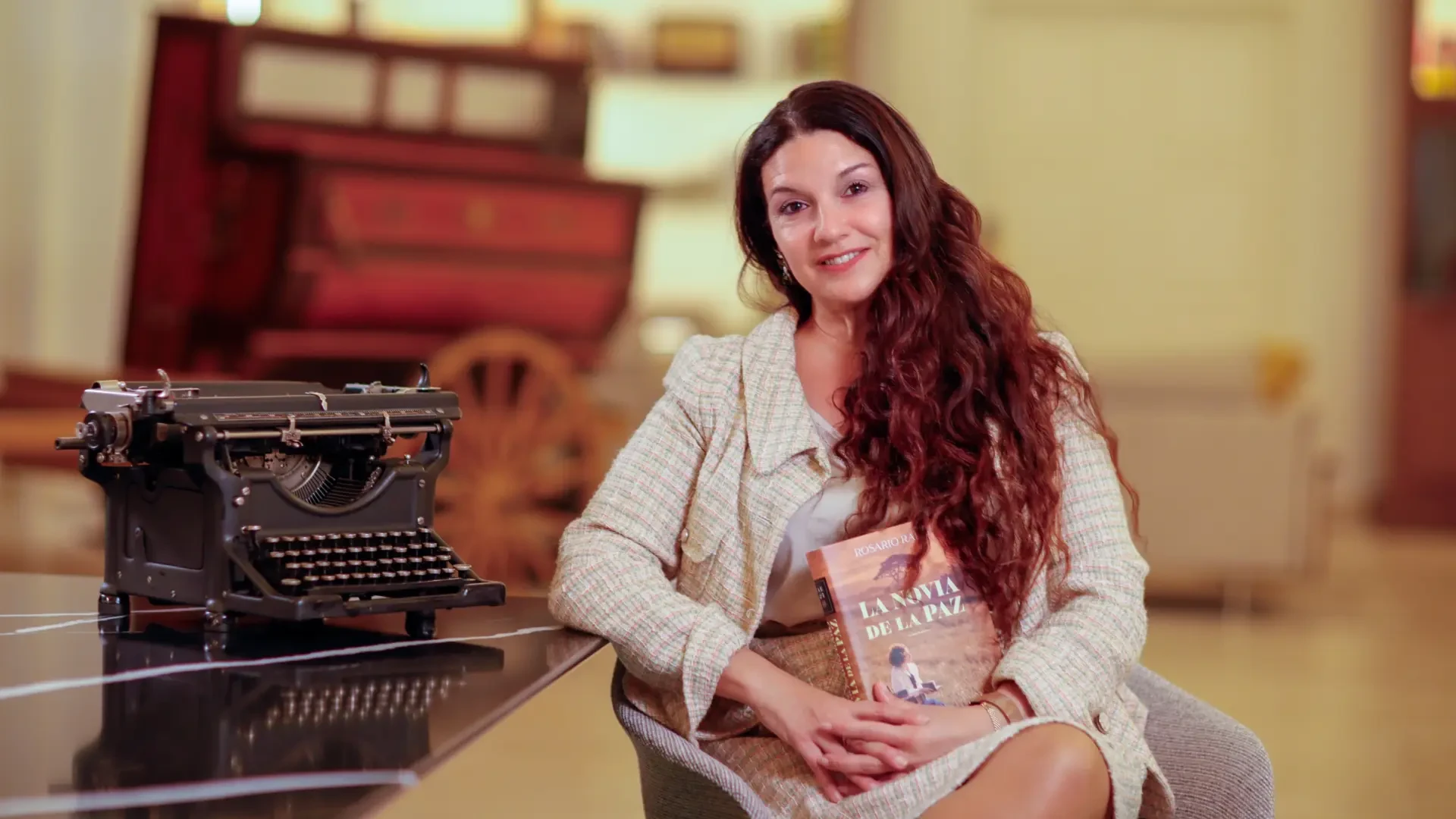 Rosario Raro, premio Azorín de Novela por 'La novia de la paz': 
