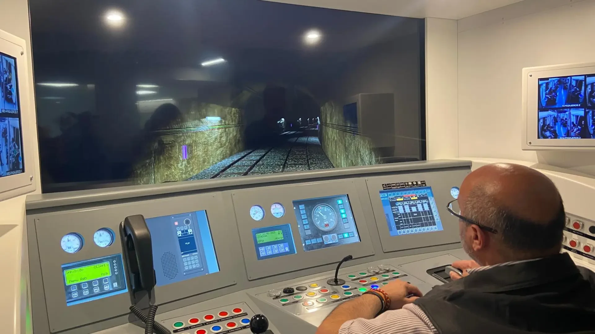 Así son los simuladores del metro de Barcelona que permitirán a los barceloneses vivir la experiencia como maquinistas