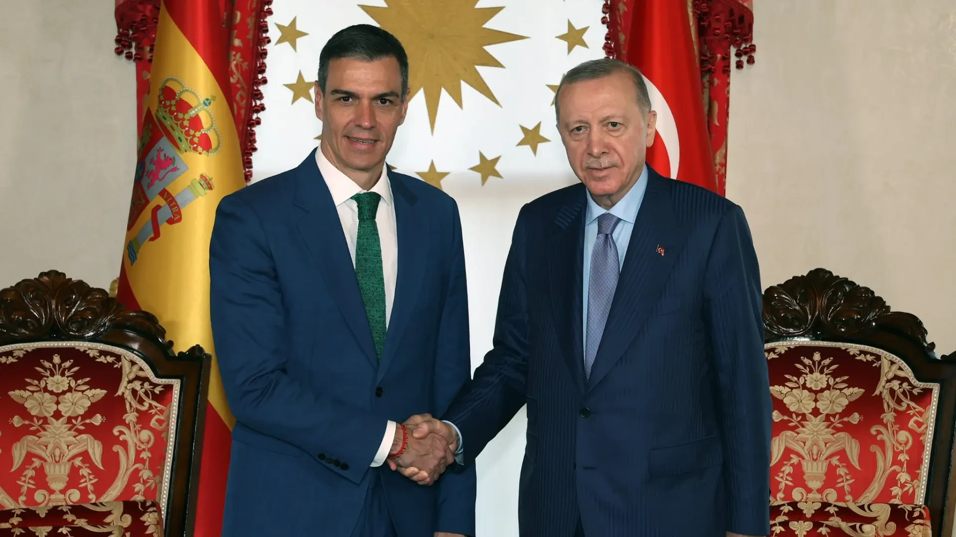 Sánchez refuerza su pacto con Erdogan y convierte a Turquía en socio preferencial militar tras el veto a Israel