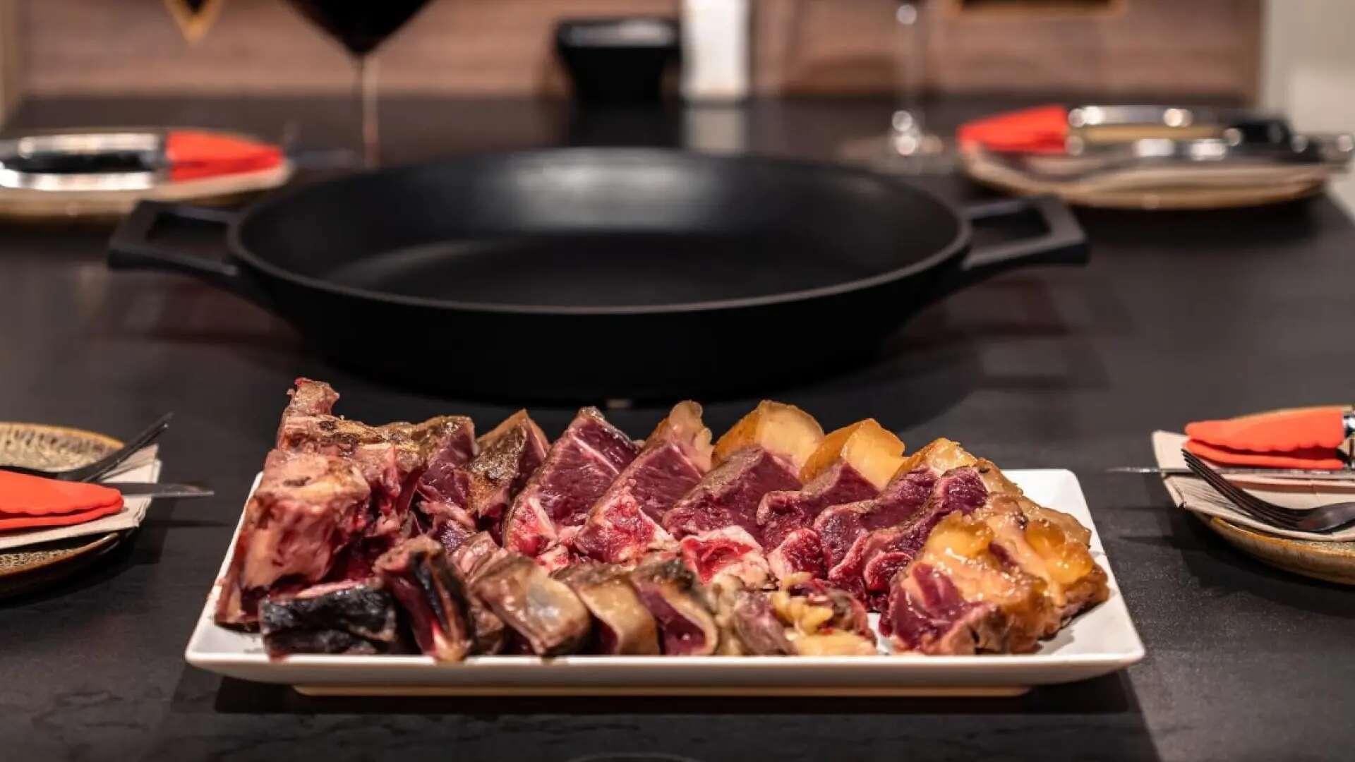 SyMental, un restaurante que rinde culto a la carne con un precio asequible: 