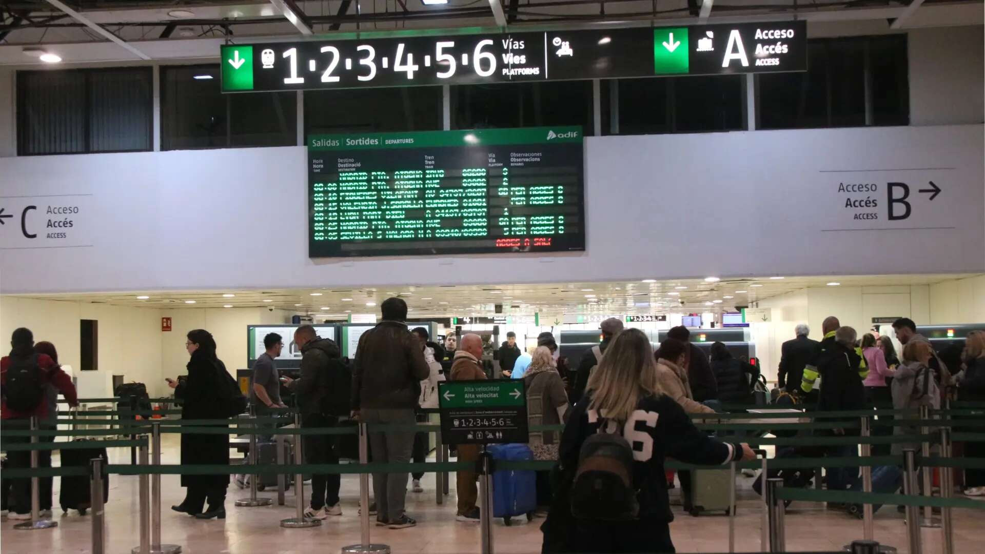 Trenes cancelados a primera hora de la mañana y algún retraso en Rodalies a pesar de la desconvocatoria de la huelga de Renfe