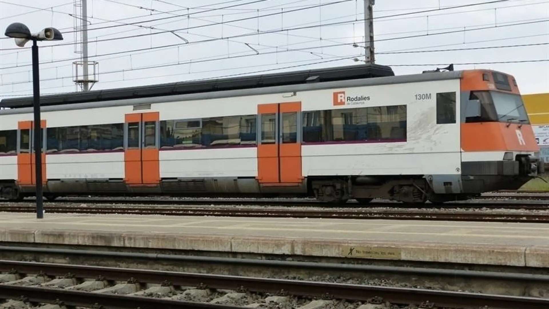 Cortada la circulación de trenes de la R15 de Rodalies entre Flix y Ascó en Tarragona tras romperse la vía