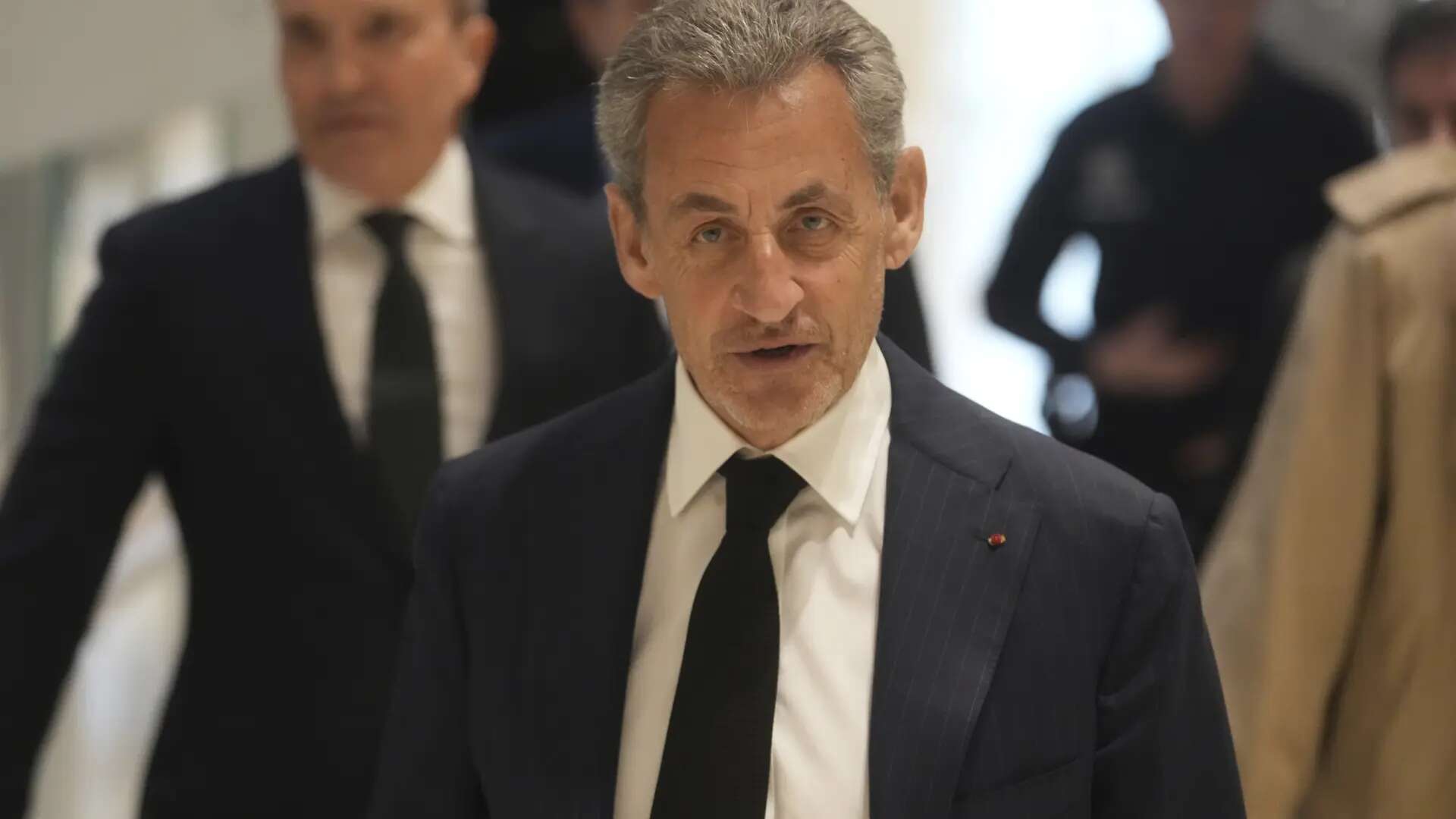 Nicolas Sarkozy, primer expresidente francés en llevar un brazalete electrónico