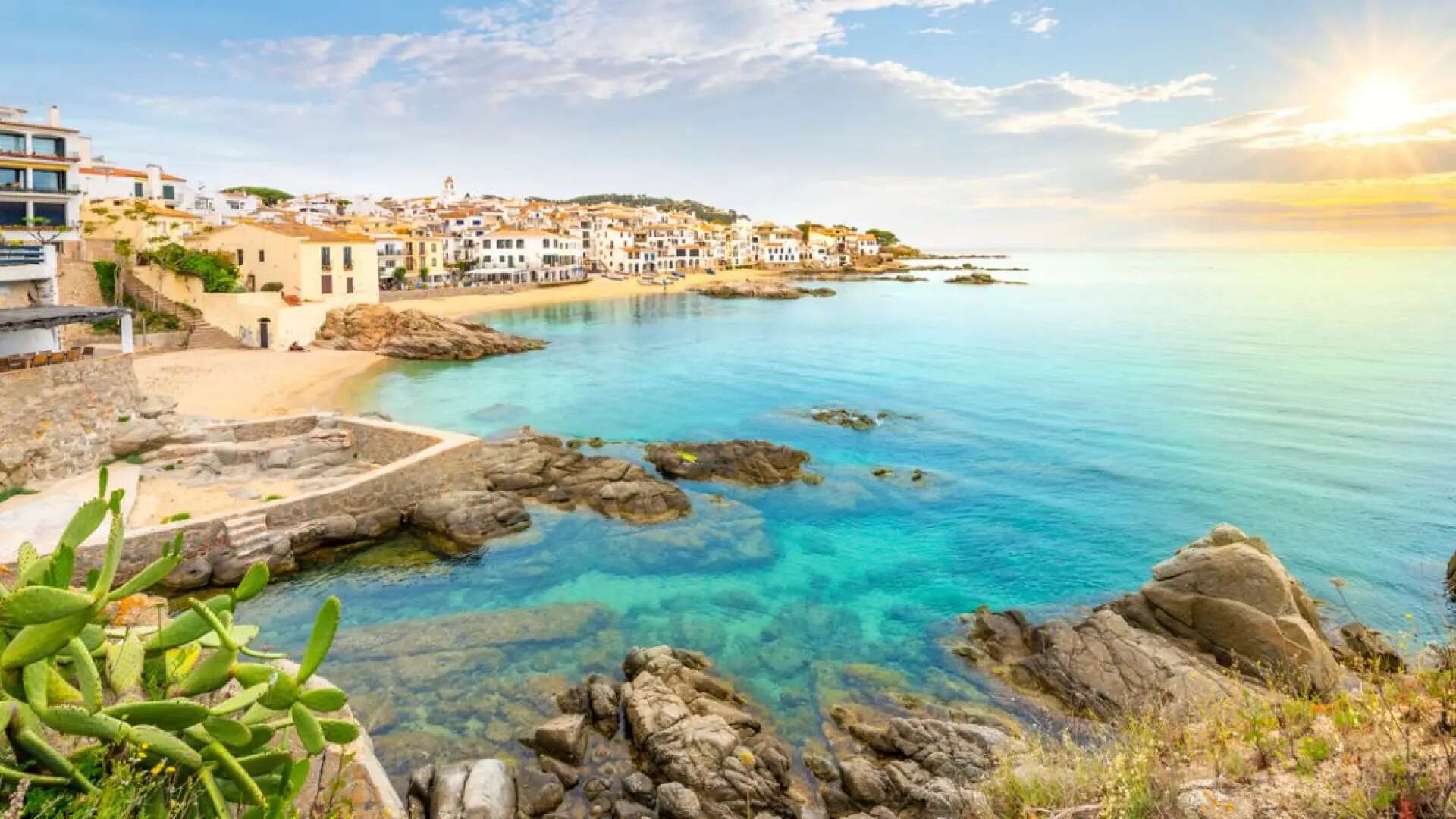 Los cinco pueblos de España tranquilos y poco conocidos para pasar el verano en la playa