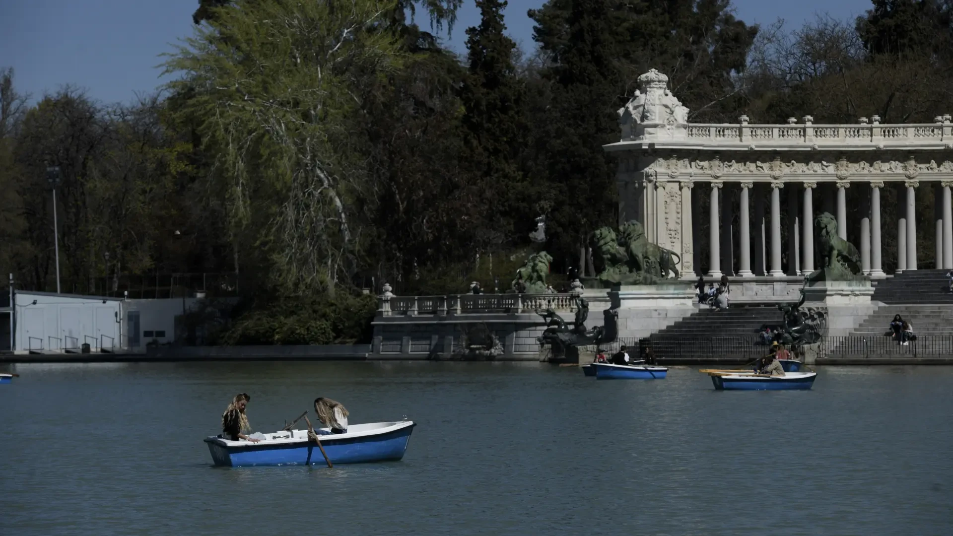 El Estanque Grande del Retiro, a examen: el Ayuntamiento abre concurso para su reforma