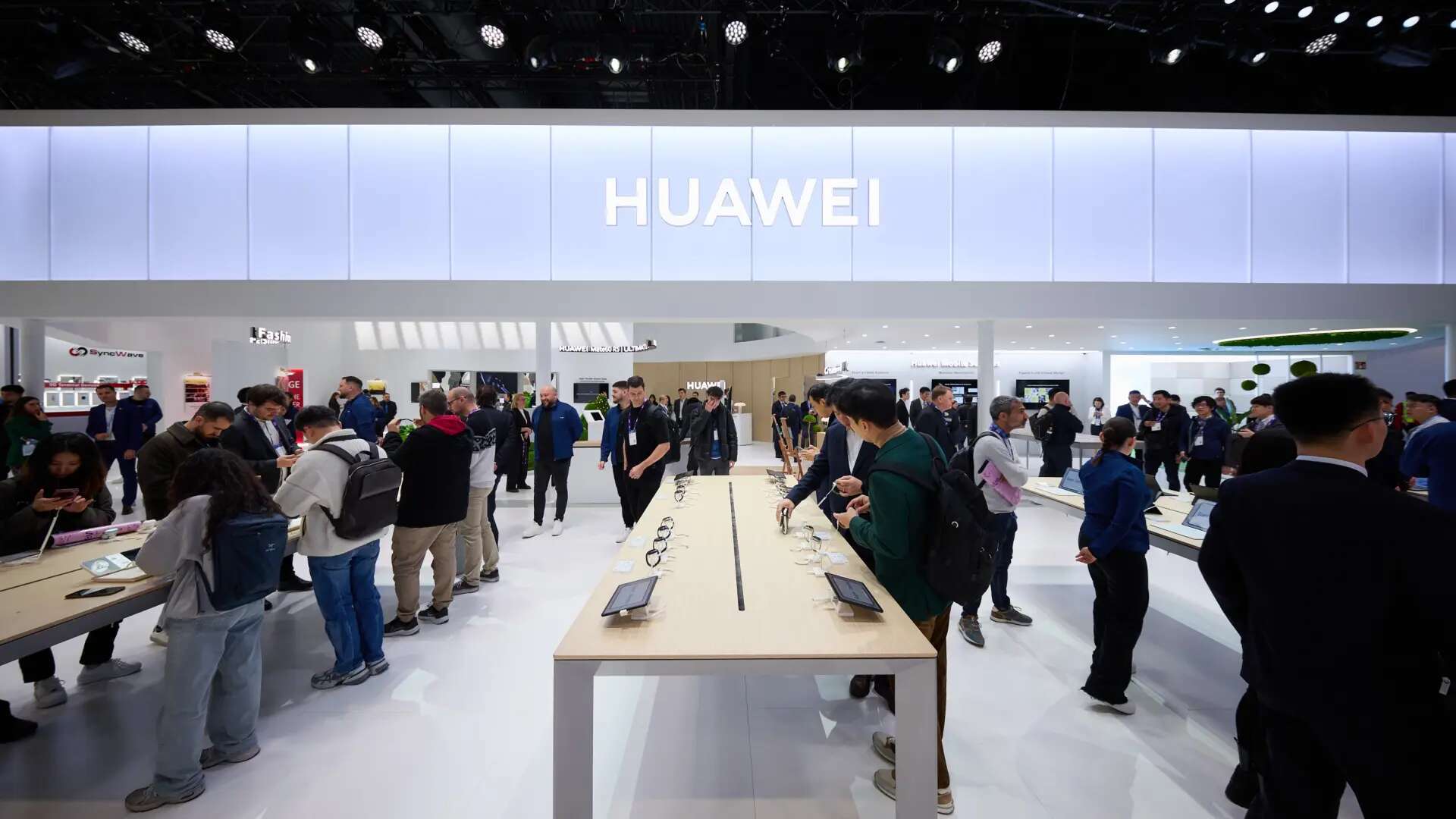 Huawei se enfoca en el lujo y despliega toda su garra en dispositivos un año más en Barcelona