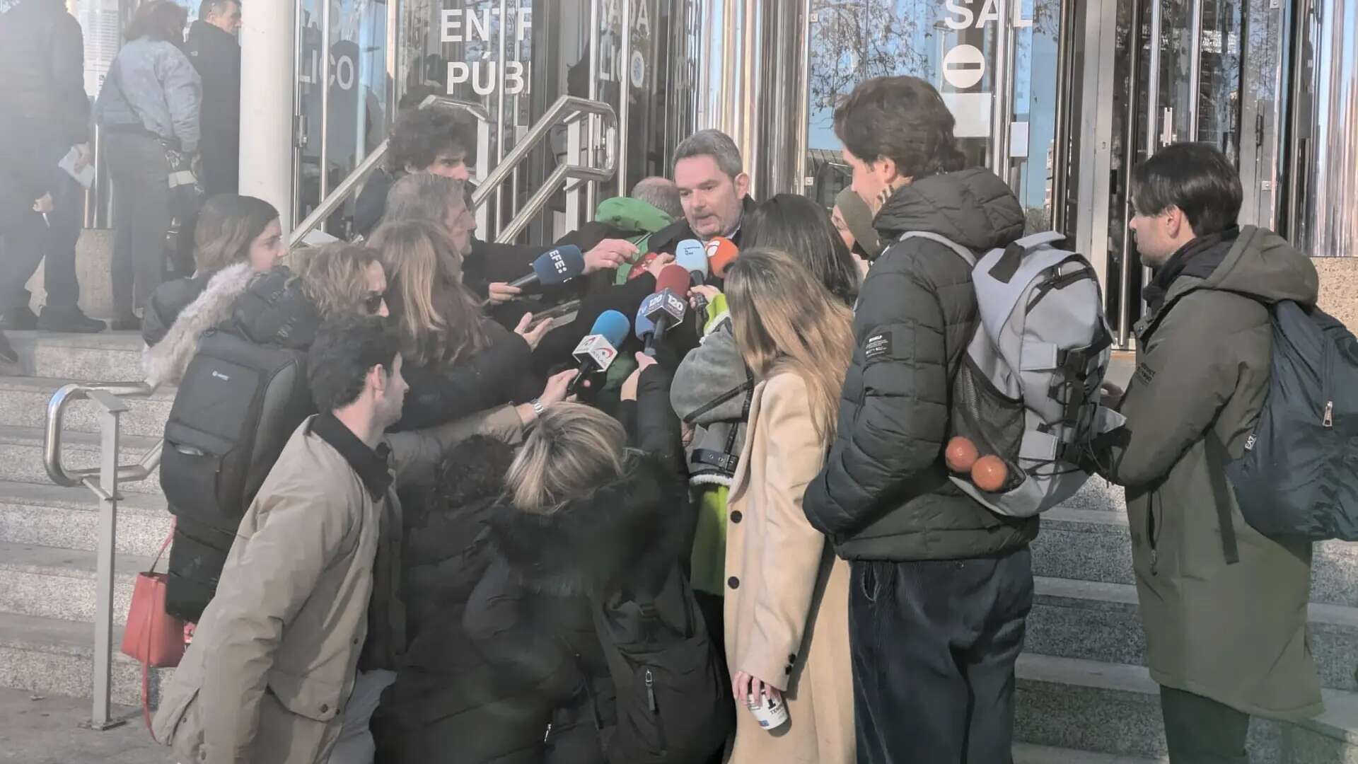 Los testigos del incendio en la pizzería Burro Canaglia de Madrid: 