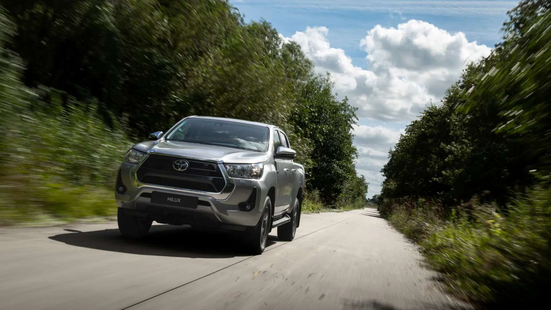 El Toyota Hilux Mild-Hybrid, diésel y con etiqueta Eco, ya tiene precios en España