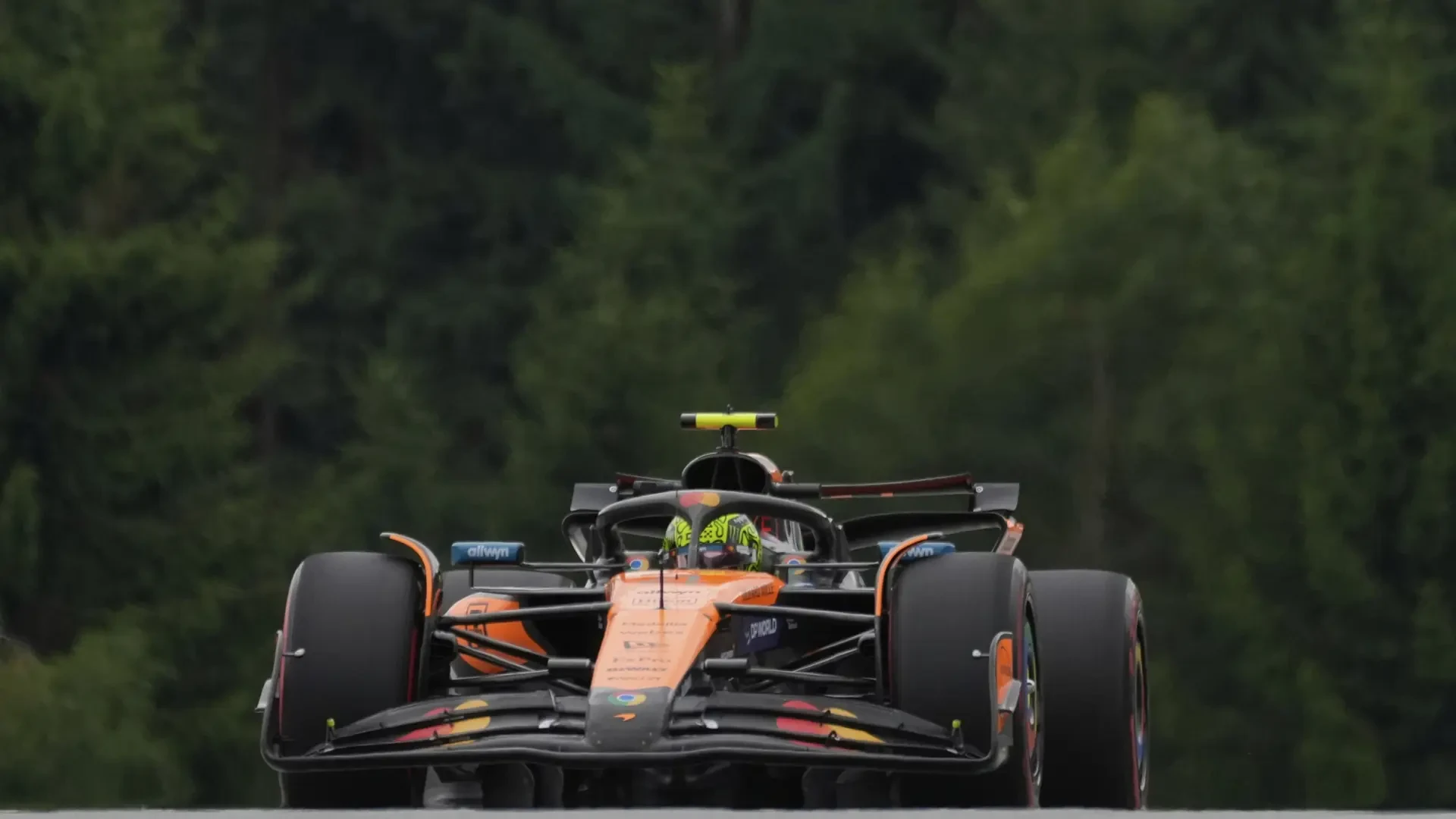 Los McLaren vuelven a dominar en casa de Red Bull en unos Libres 2 con la sorpresa de Lance Stroll