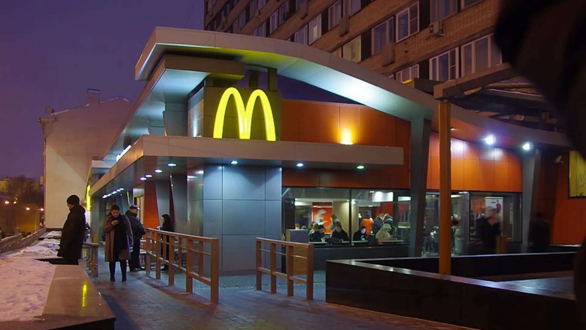 ¿Cuánto dinero se lleva McDonald's de cada franquicia? Lo que se queda la marca y lo que gana el franquiciado