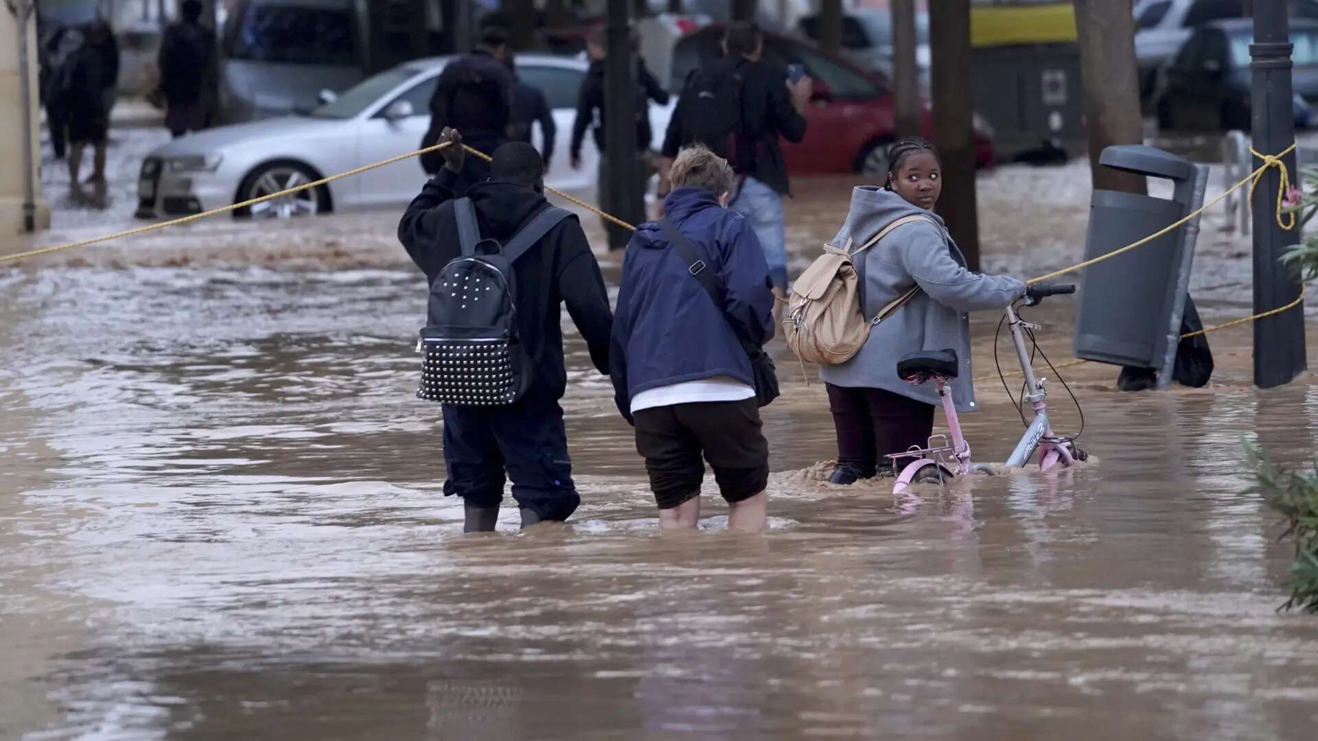 Doce horas que desembocaron en catástrofe: Valencia se despierta tras una noche infernal