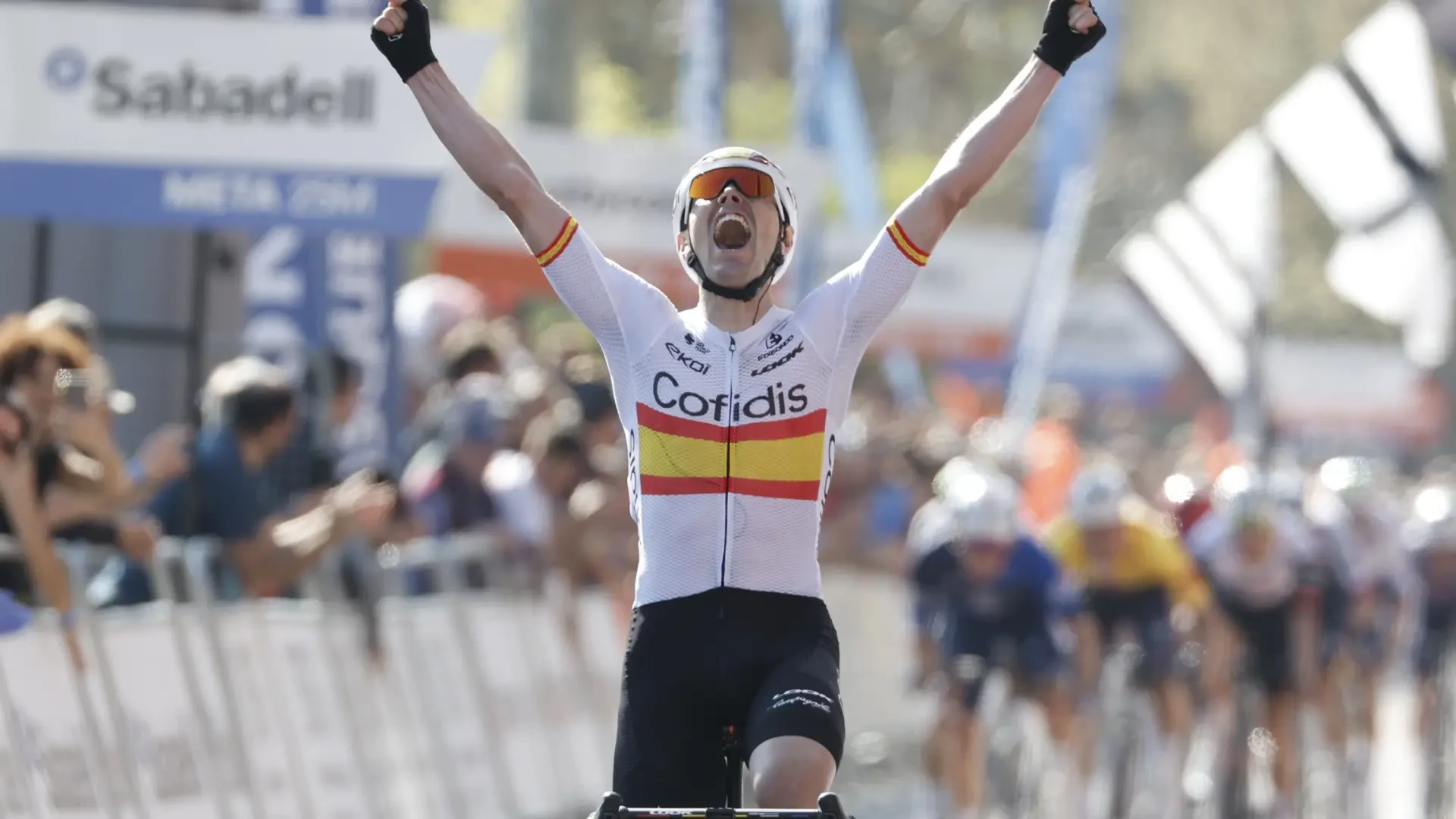 La UCI rectifica y le devuelve la victoria arrebatada a Alex Aramburu por una rotonda mal señalizada