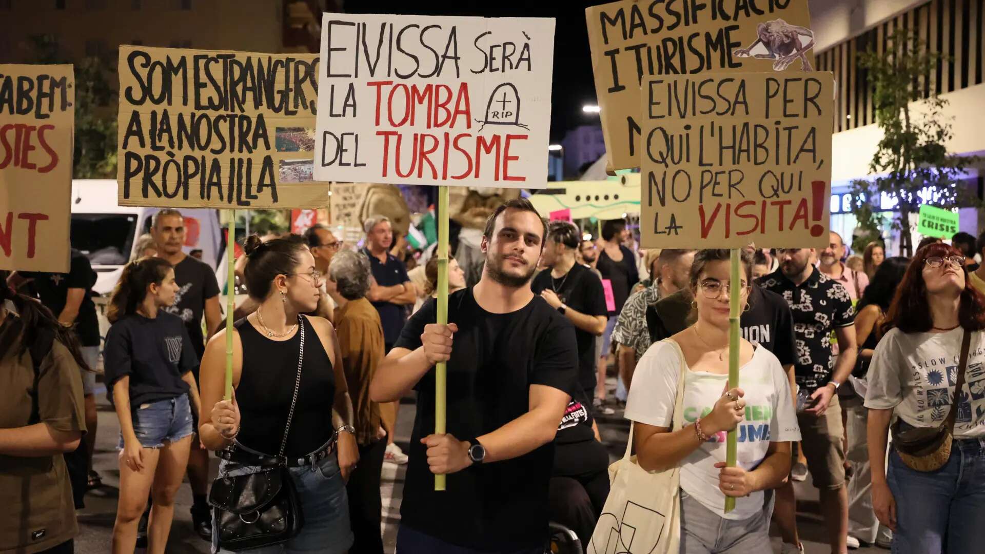 El sector turístico atribuye la masificación al auge del alquiler vacacional, que ha crecido un 15% en un año