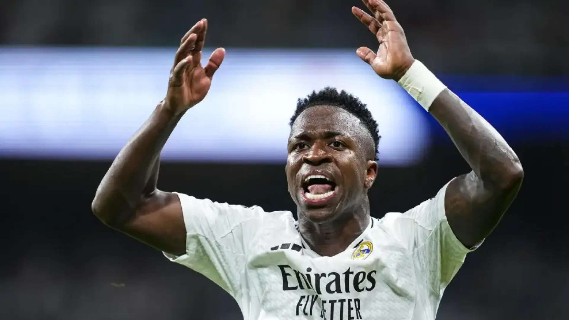 Lluvia de críticas a Vinícius por su mensaje de apoyo a Carvajal: 