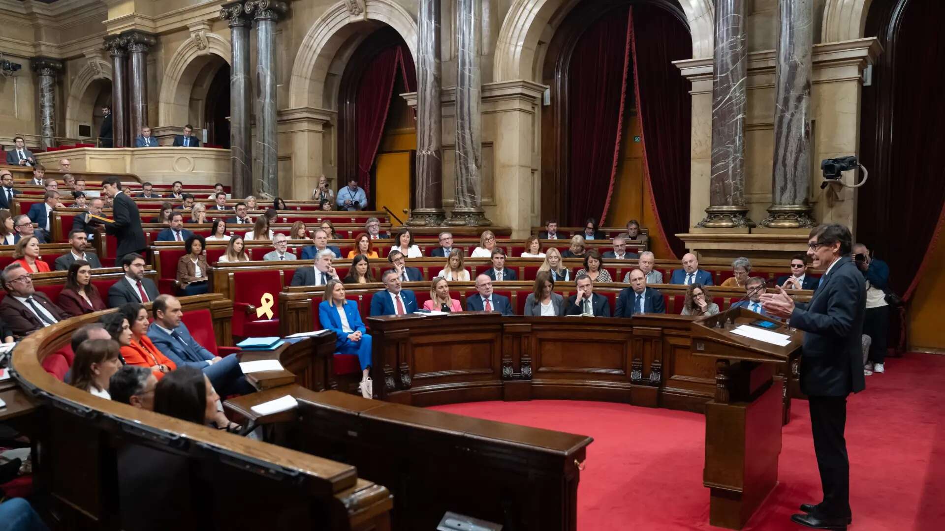 Referéndum, amnistía y financiación: las propuestas que los partidos llevarán este jueves al Parlament