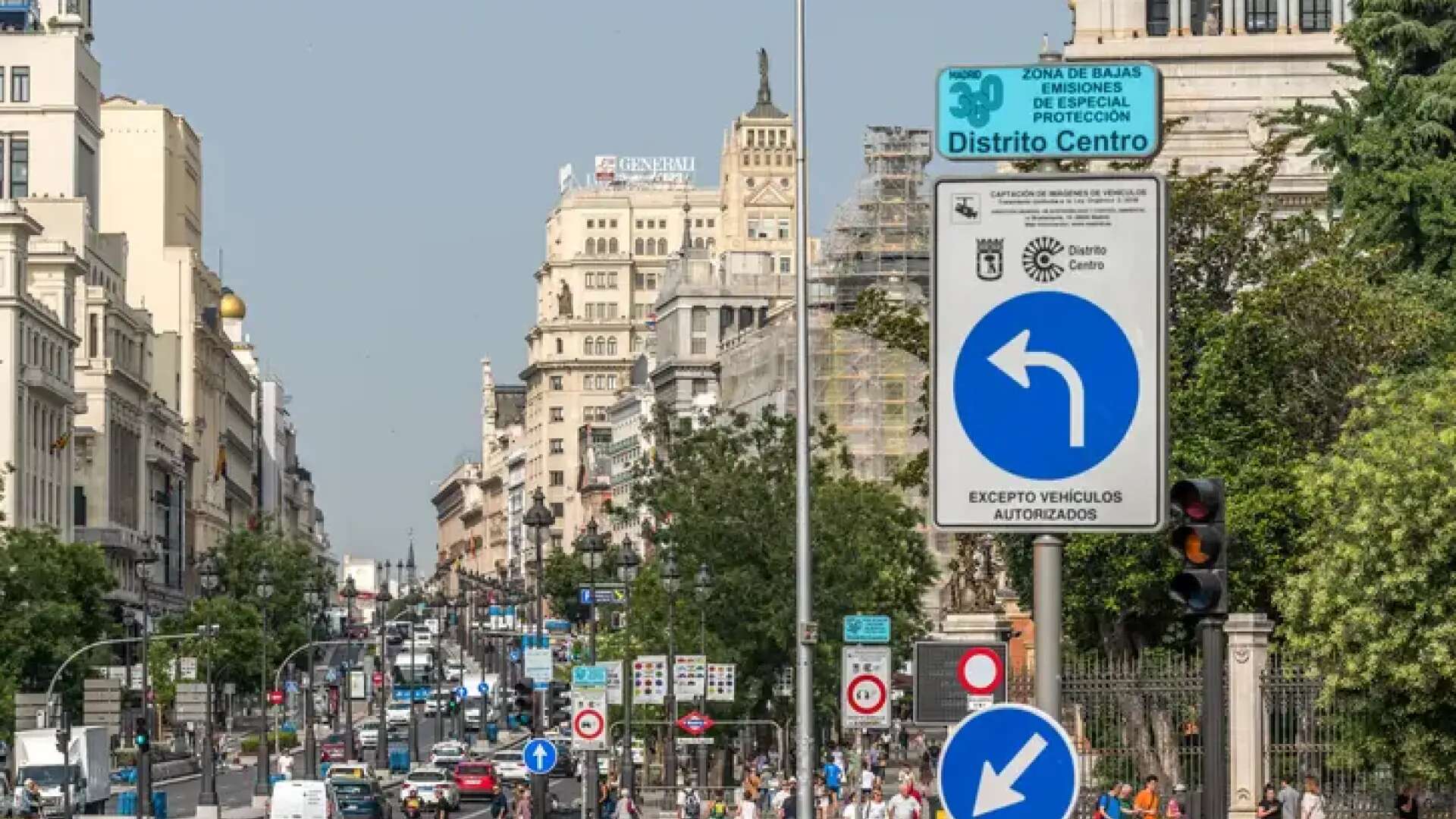 La ayuda de hasta 1.500 euros que ofrece Madrid si donas tu coche sin etiqueta ambiental