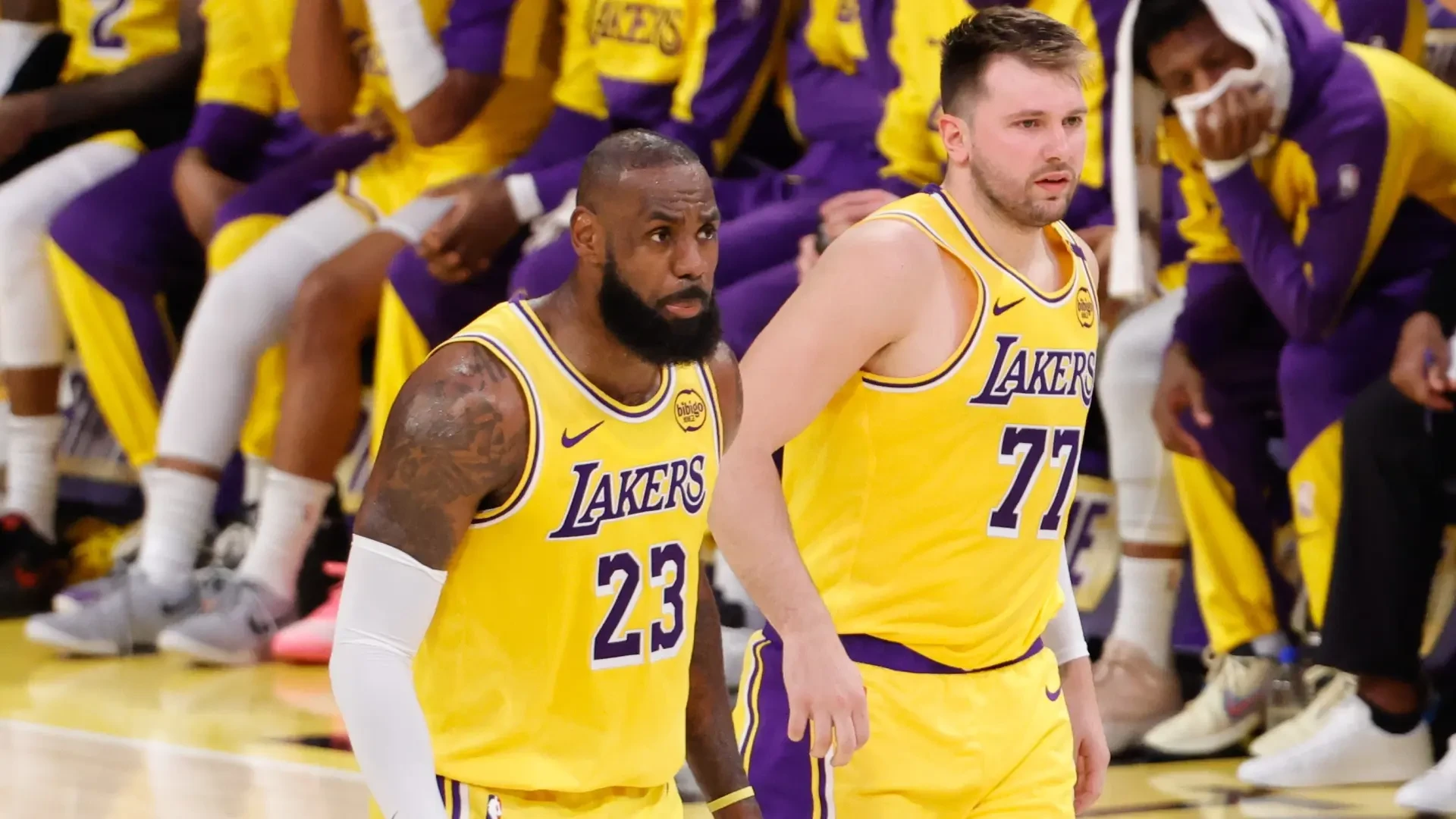 El gigaproyecto de los Lakers, crónica de un batacazo anunciado: el futuro es Doncic... y dudas con el futuro de LeBron