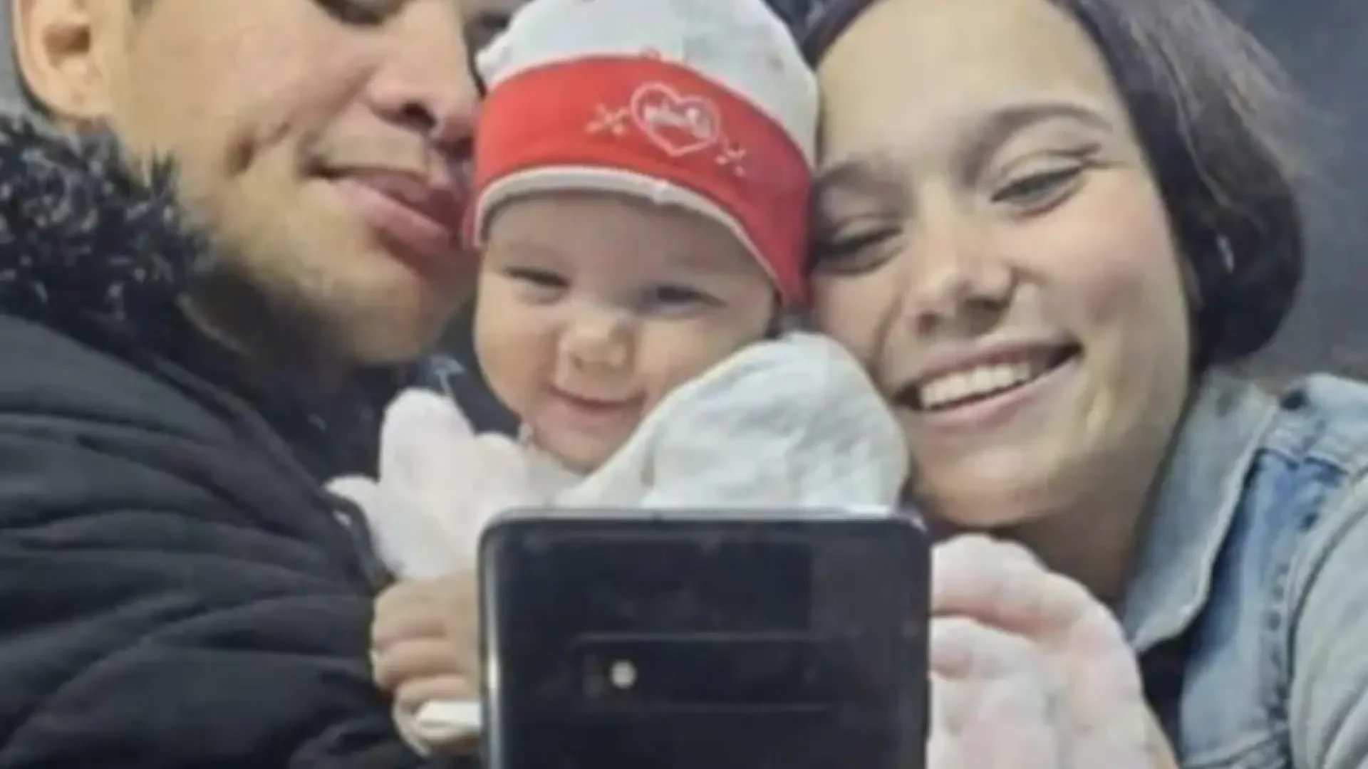 La familia de una niña venezolana cuyos padres fueron deportados de EEUU exigen su devolución