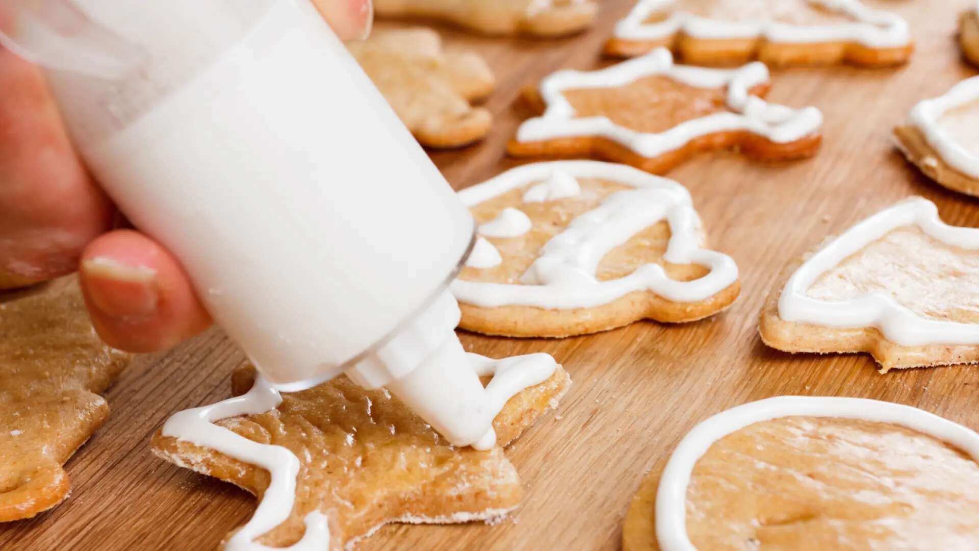 Galletas a la naranja con glaseado: una receta barata, dulce y sabrosa