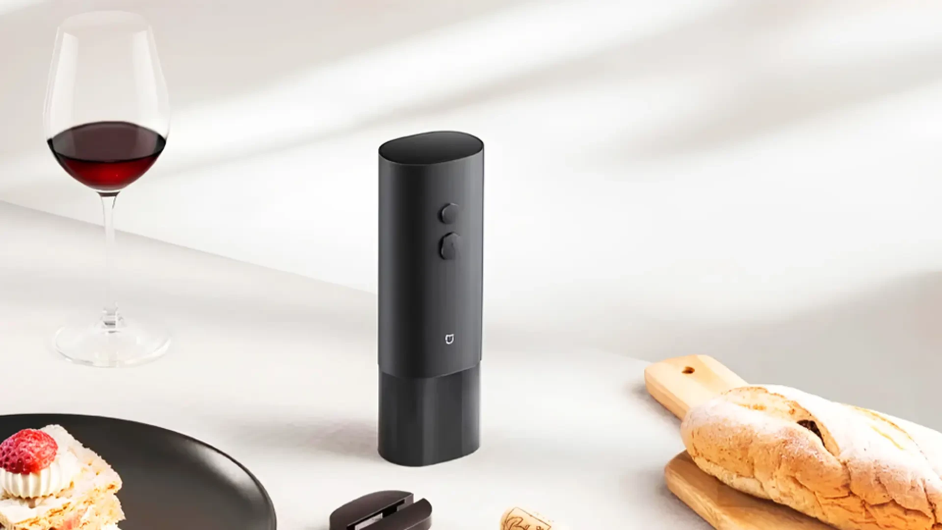Cómo descorchar las botellas sin esfuerzo con este abridor eléctrico y barato de Xiaomi