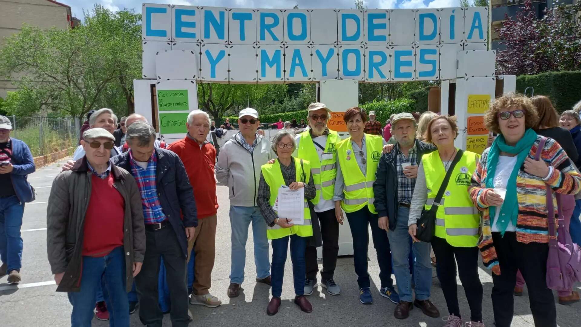 Aluche envejece a la espera de sus centros de mayores: 