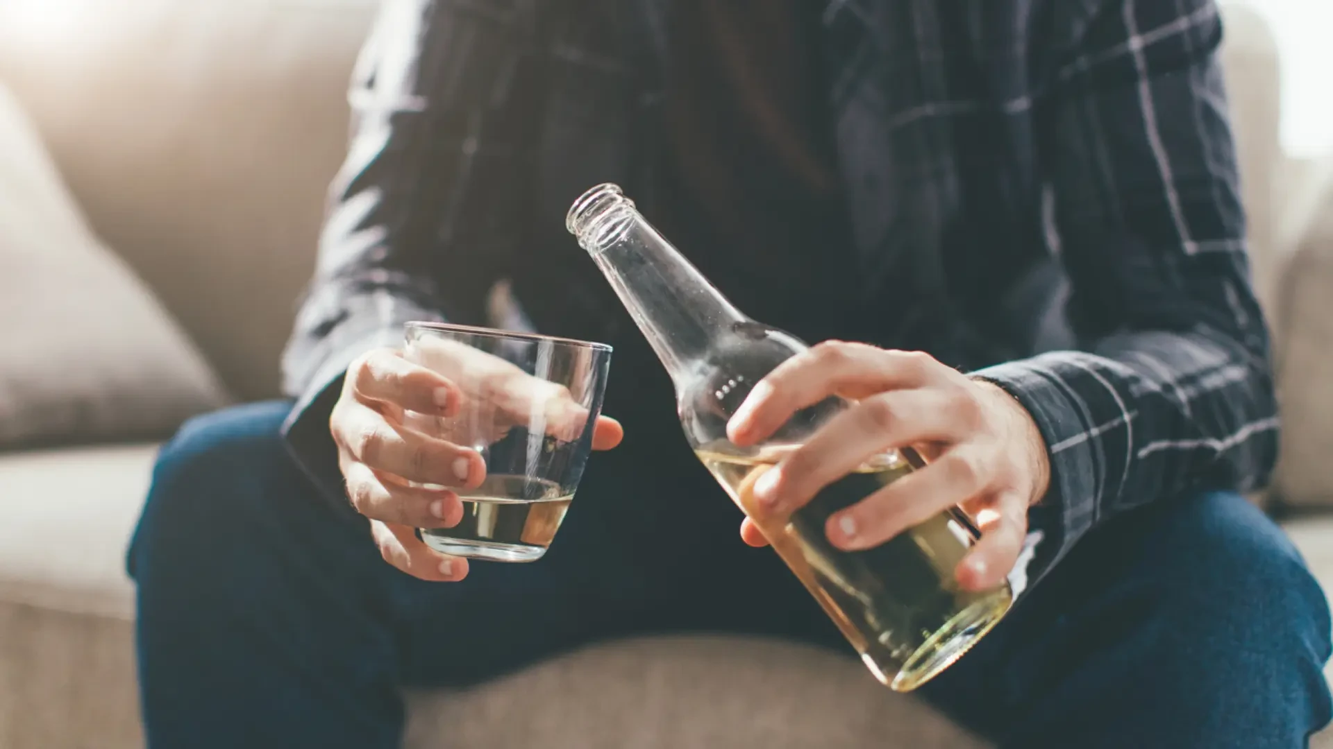 Los grandes bebedores mueren 13 años antes que los que nunca han bebido, según estudio sobre los efectos del alcohol