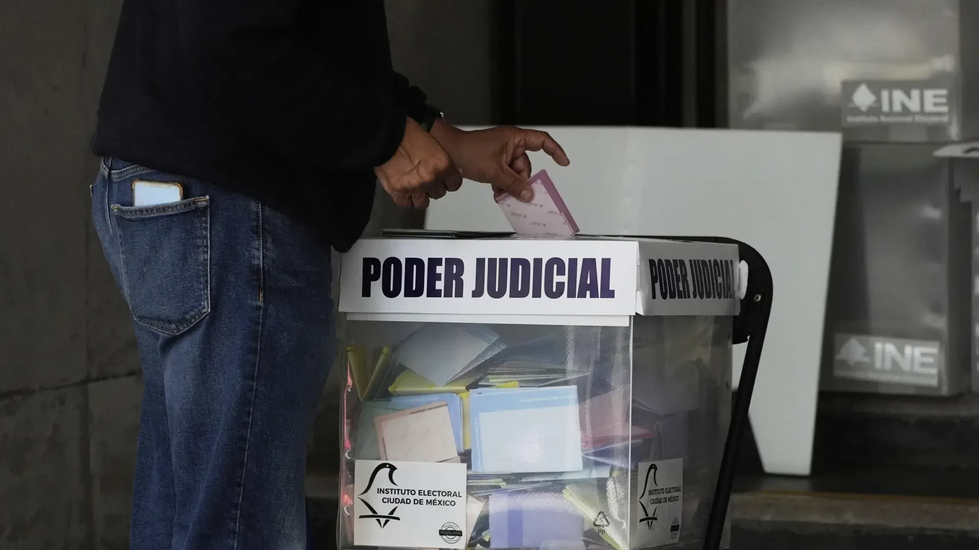 México concluye su inédita elección judicial aunque los resultados preliminares no se harán públicos