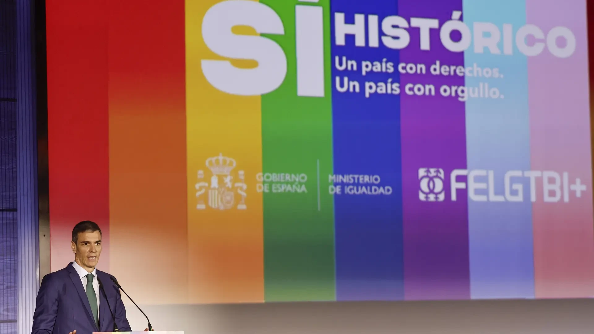 Sánchez se apoya en Zapatero como revulsivo ante el caso Koldo y defiende los derechos LGTBI amenazados: 
