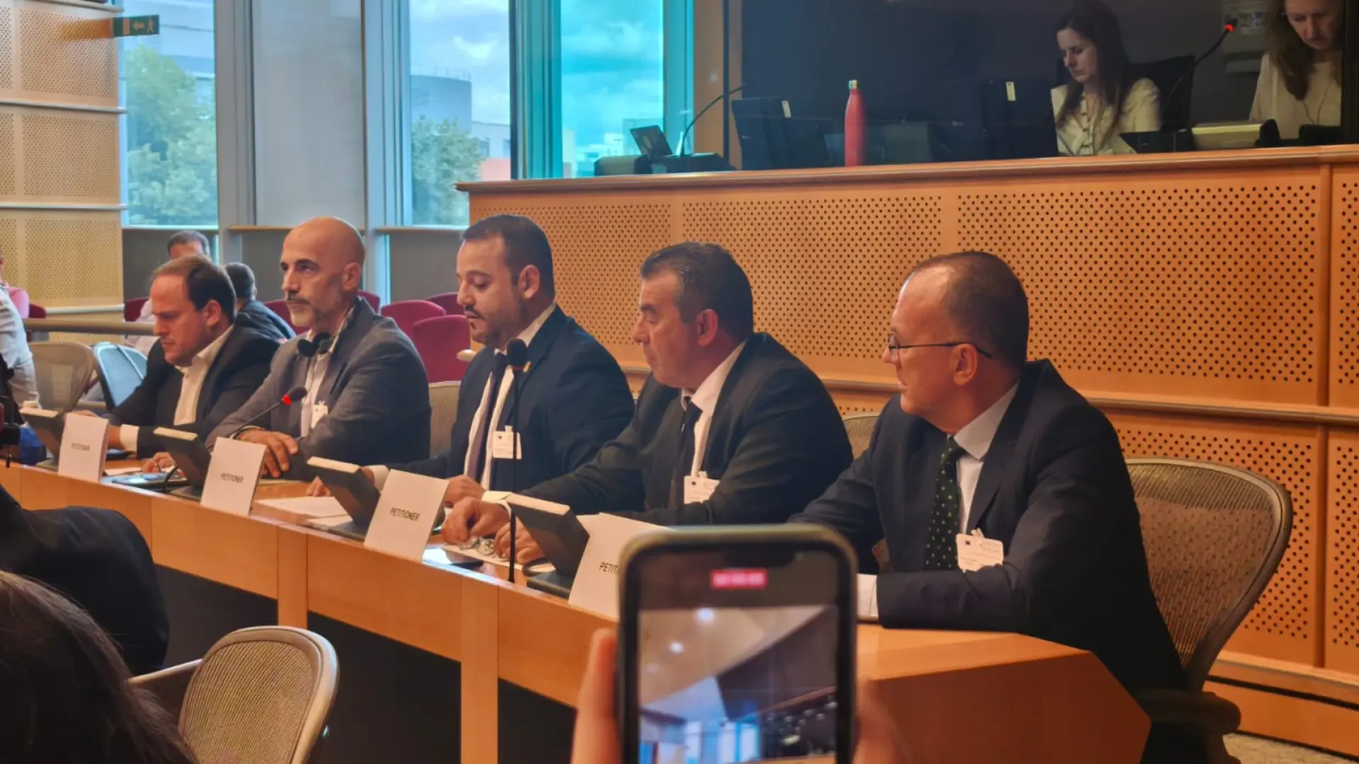 Bruselas responde a 'Sí a Almaraz' que no tiene competencia sobre el cierre nuclear pero vigilará el 