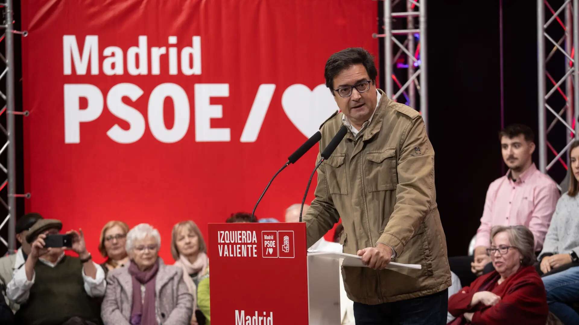 Óscar López se rodea de ministros para lanzar al PSOE-M a la carrera de 2027 frente a Ayuso