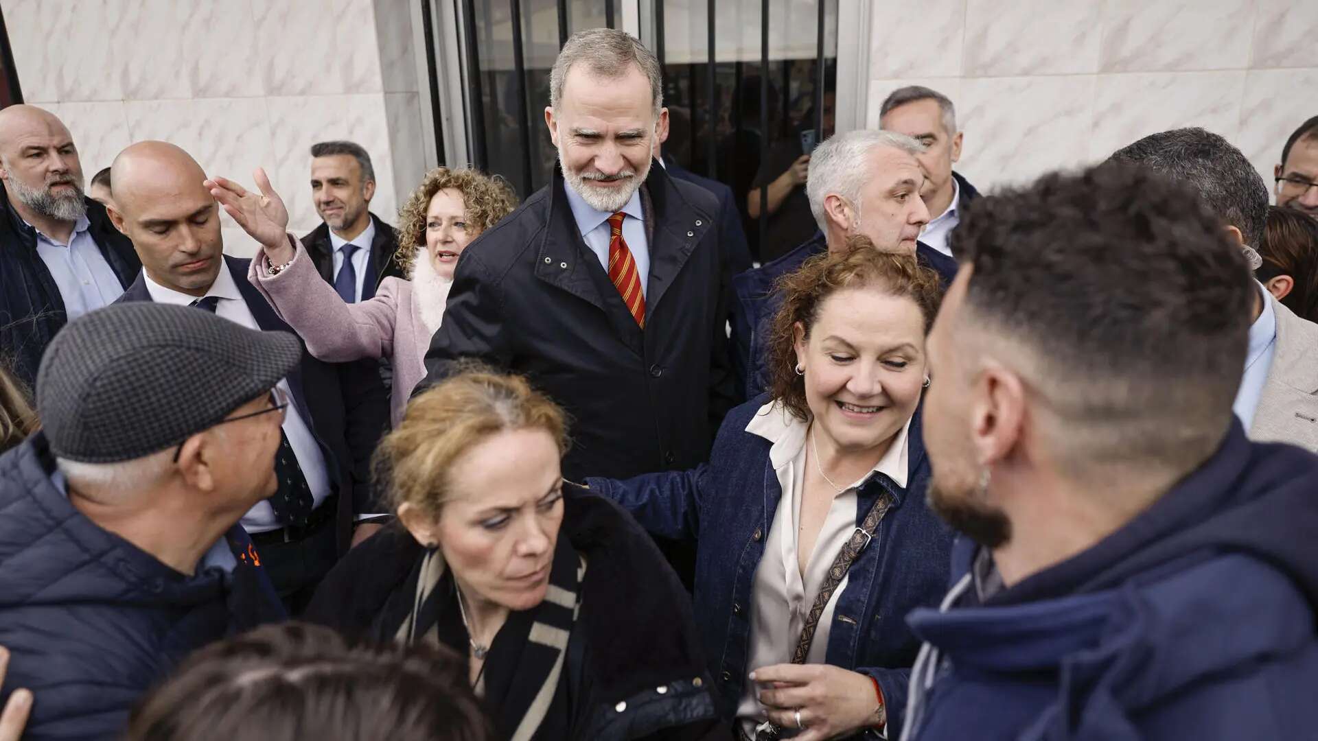 El rey Felipe VI visita por sorpresa Torrent en el último día de Fallas