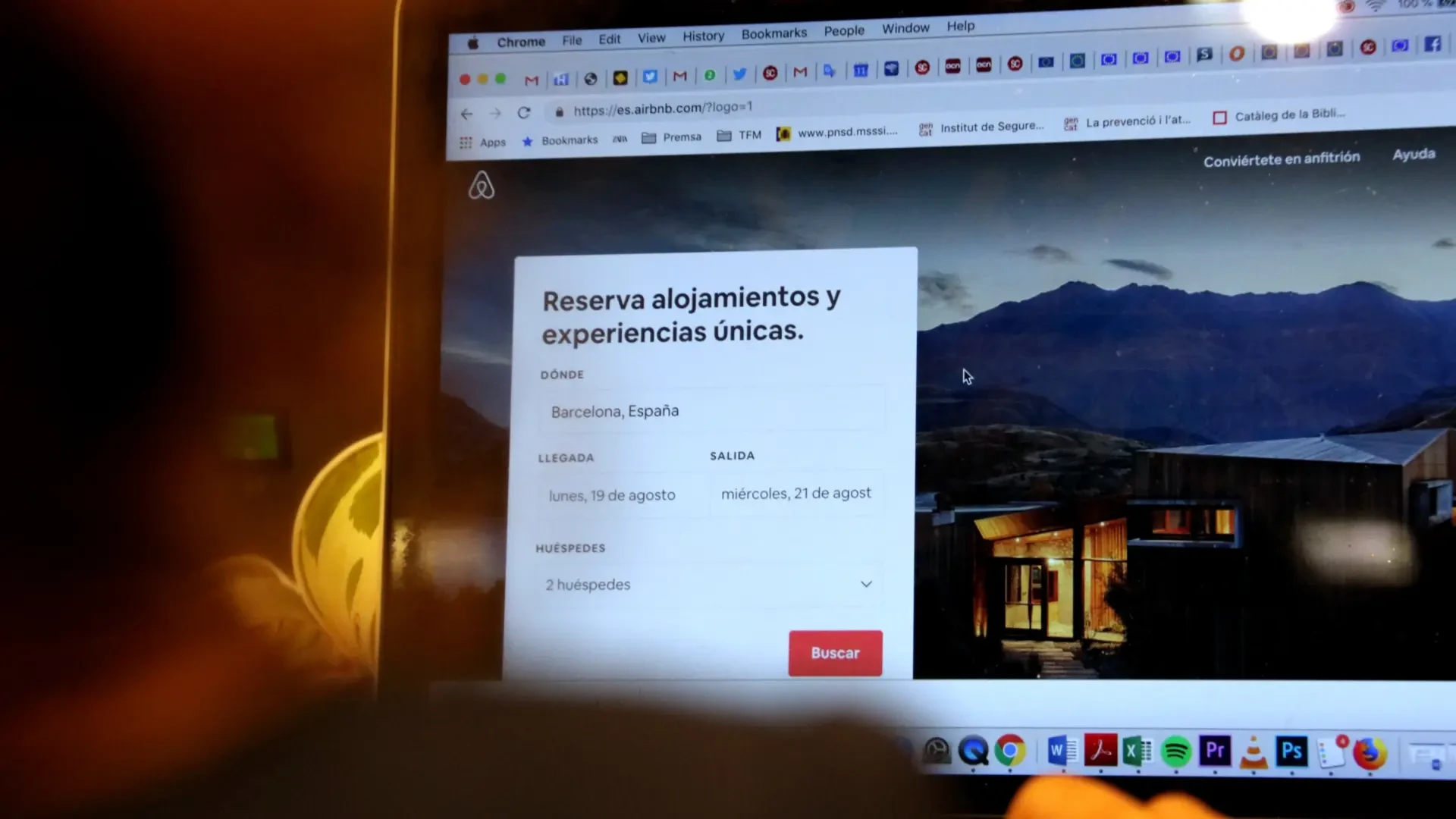 El gobierno de Collboni endurece las condiciones a Airbnb: propone retirar los anuncios ilegales en 48 horas