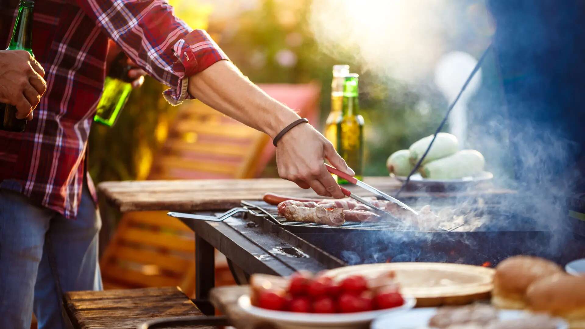 La barbacoa barata para disfrutar en casa sin humo ni olor (y sin que nadie te multe por ello) 