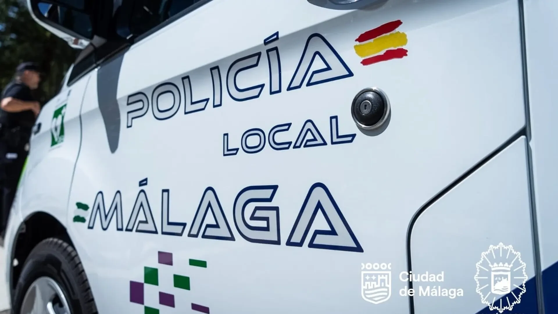 Detenido por darle varias descargas con una pistola eléctrica al dueño de un bar y amenazarle con navaja