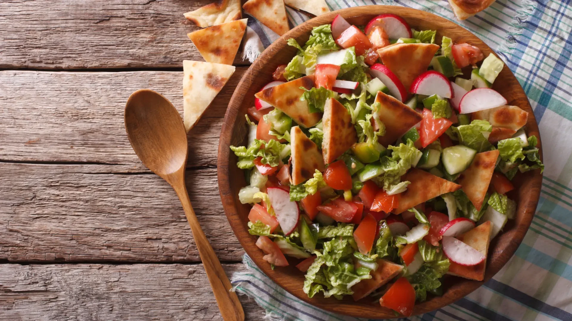 Fattoush: la ensalada libanesa que conquista el verano con frescura y sabor