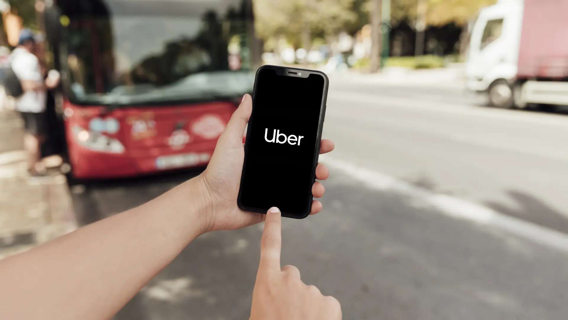 Tú también estarás bajo la lupa en Uber: la empresa va a empezar a verificar a los pasajeros