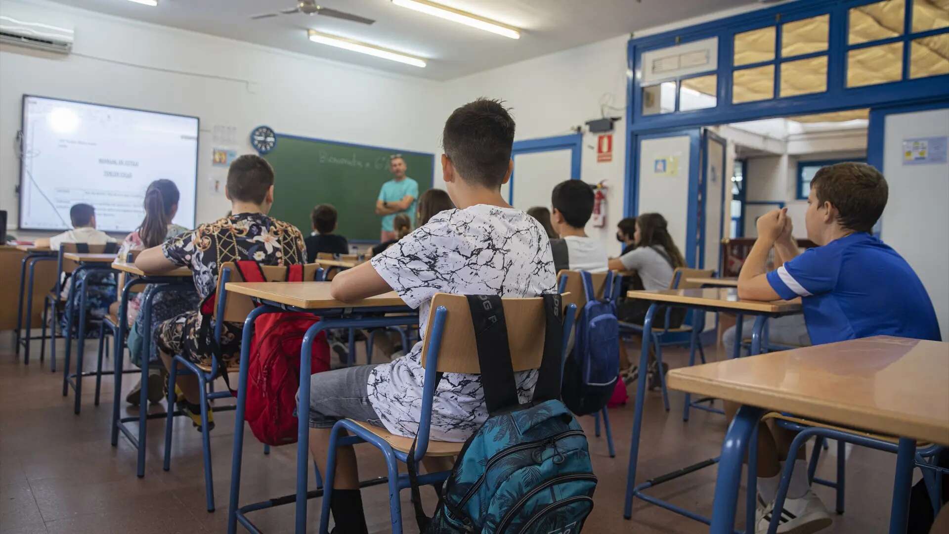 Los colegios EGB en Madrid perfilan los flecos sobre horarios y profesores para dar 1º de ESO