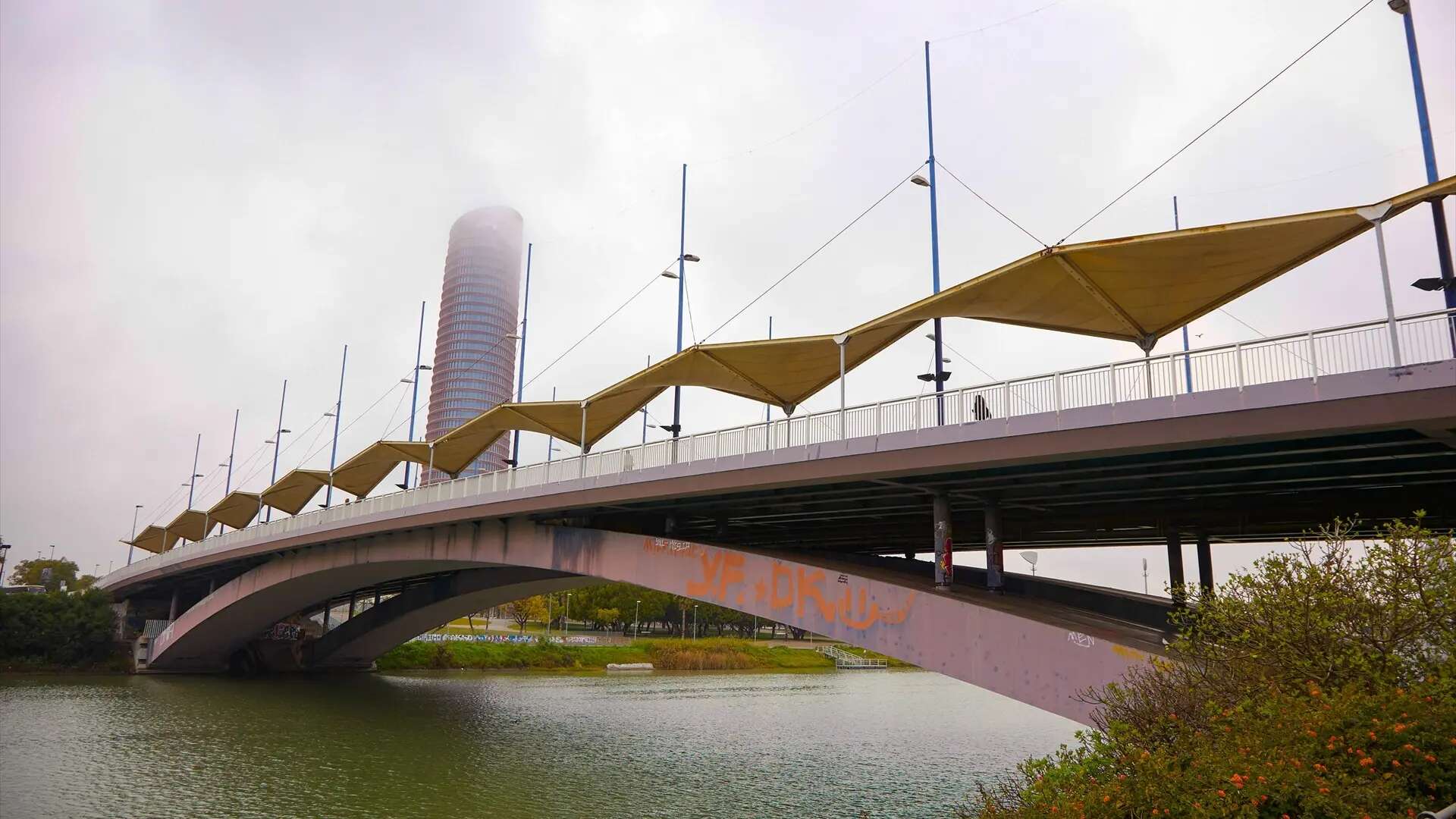 Hallan el cadáver de una mujer en el río Guadalquivir, en Sevilla