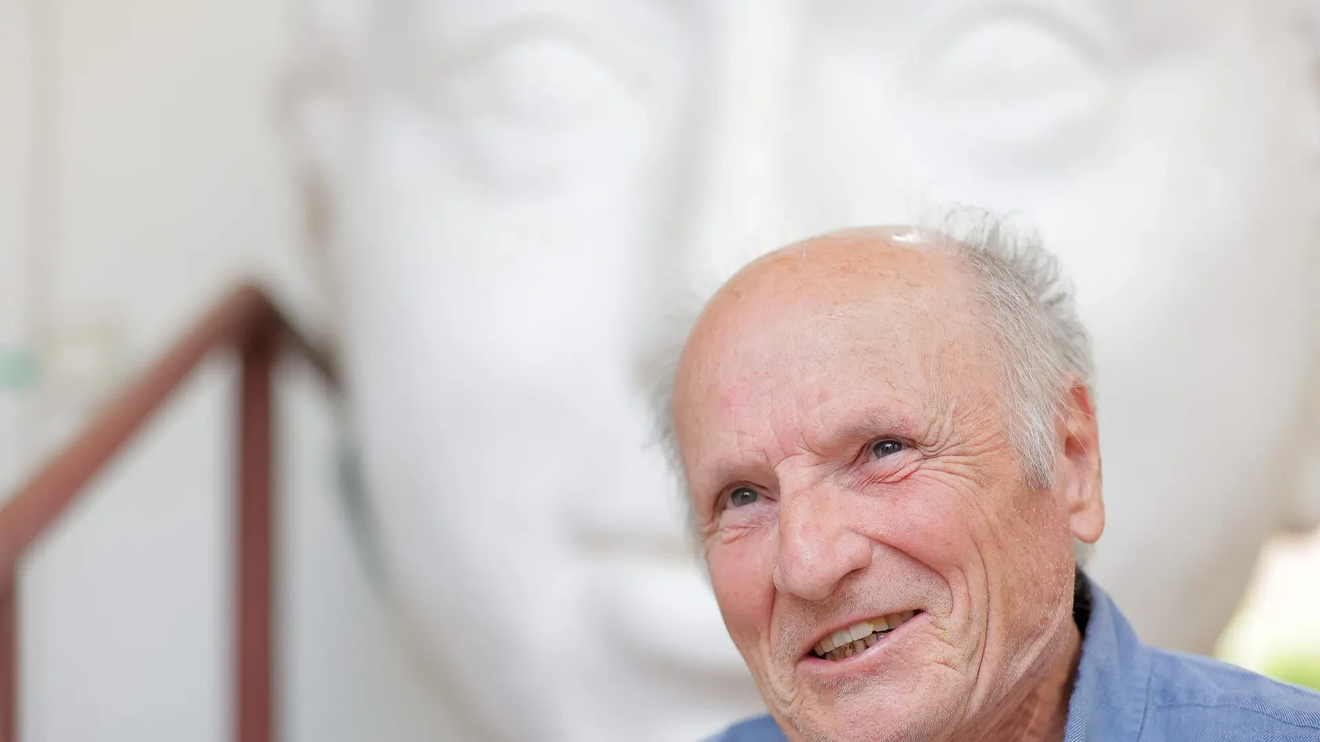 El pintor Antonio López compara el arte con la política y la religión: 