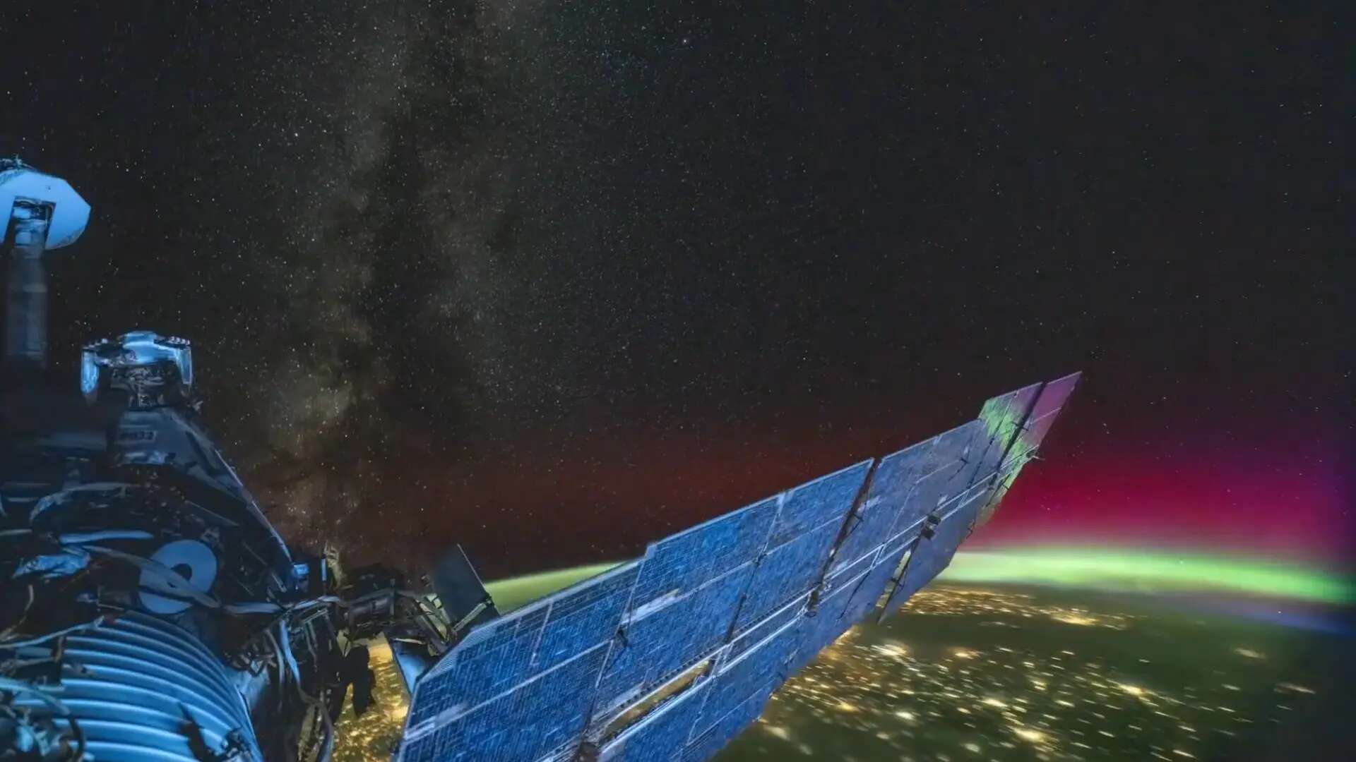 Un astronauta graba desde el espacio la Vía Láctea y una aurora boreal