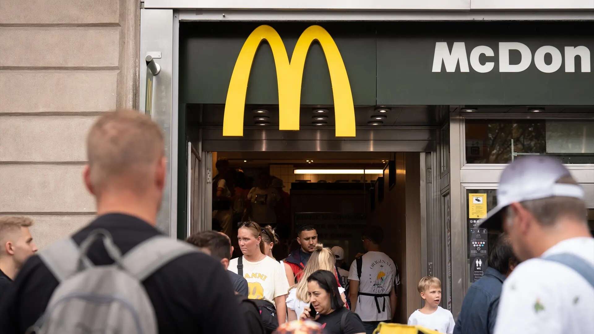 Un británico entra a un McDonald's en España para desayunar y alucina con las McDalenas