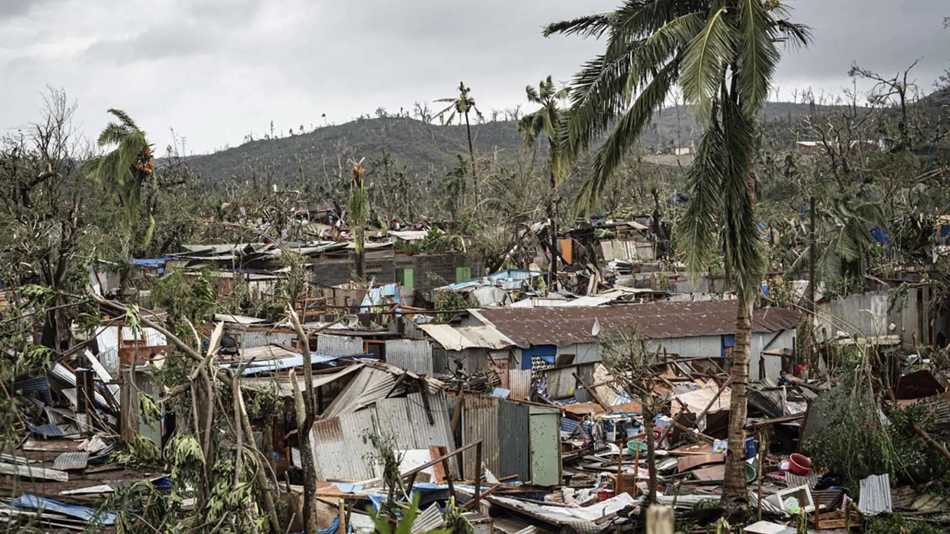 El balance de muertos en Mayotte por el ciclón asciende a 20, pero Francia estima que puede haber más: 