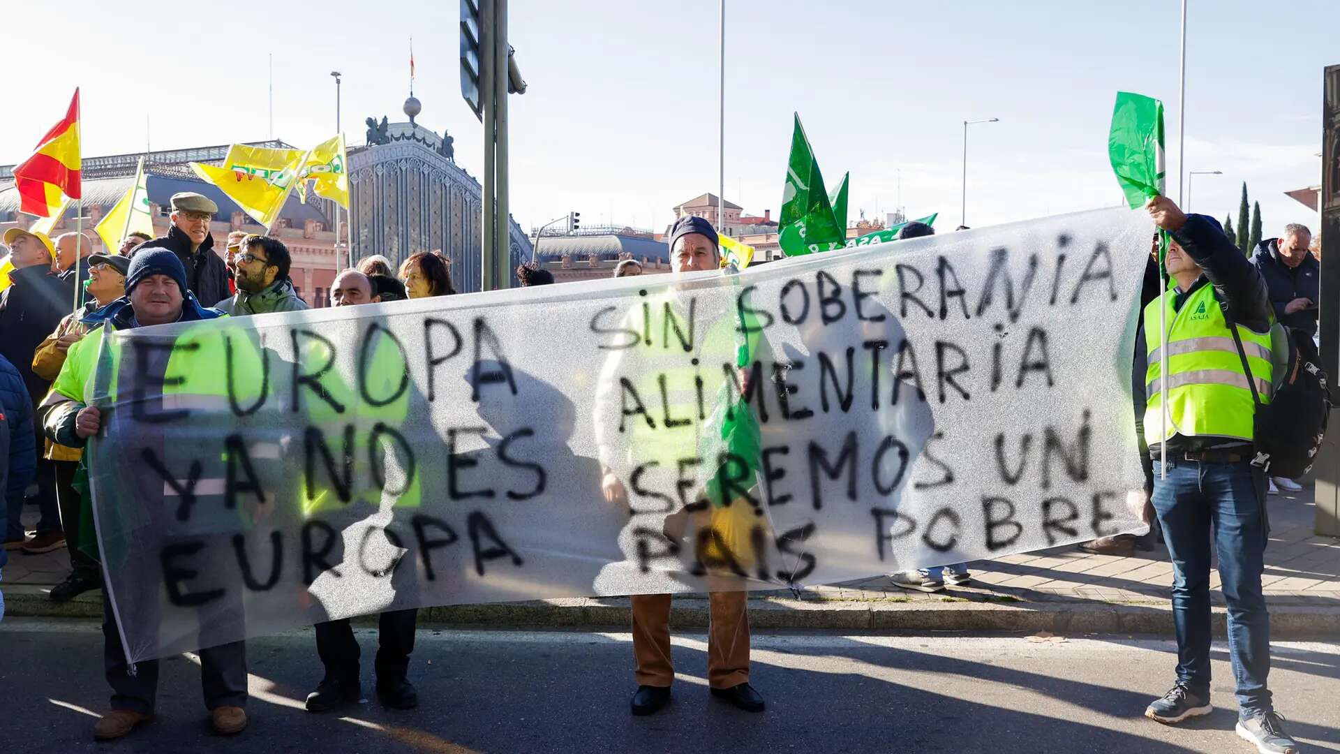 El Gobierno se reúne este jueves con los agricultores para explicarles el acuerdo con Mercosur tres días después de las protestas