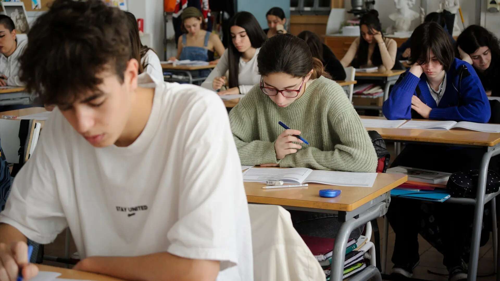 El Gobierno aprueba más de 2.500 millones en becas educativas y flexibiliza los requisitos para víctimas de violencia sexual