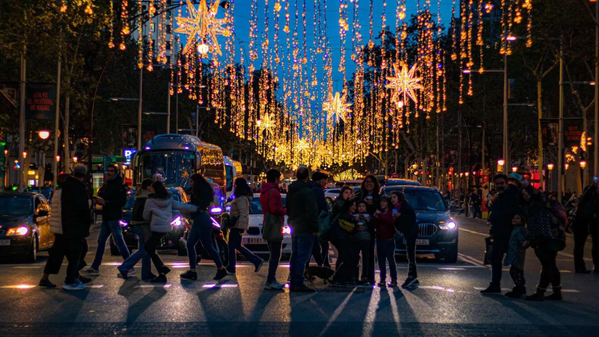 De las luces de la ciudad al mercadillo navideño del puerto: sitios que debes visitar por Navidad en Barcelona