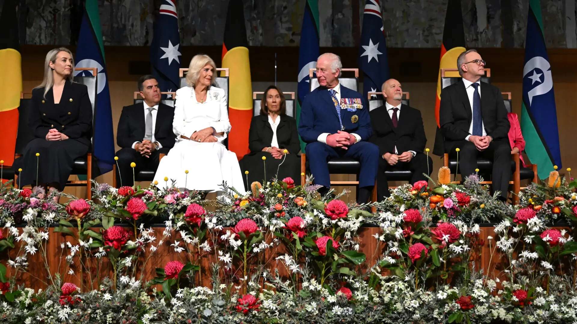 Una senadora aborigen llama genocida a Carlos de Inglaterra en su visita al parlamento australiano